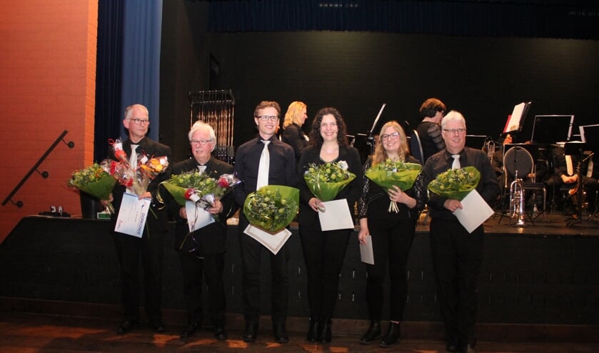 • V.l.n.r. Mettien van Mourik, Gijs de Joode, Bart-Jan van Zandwijk, Nelleke Molenaar-van Zandwijk, Antoinique de Joode en Bert van Veen.