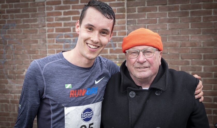• Yorben Ruiter met zijn voormalige trainer Mels van der Ruit.