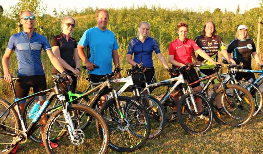 • Team Hut&Co, met derde van rechts Virginia Hoogendoorn.