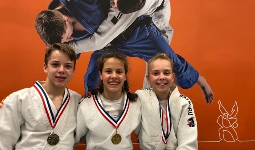 v.l.n.r. Yven Wehman, Faye Hensen en Anouk de Kruijff