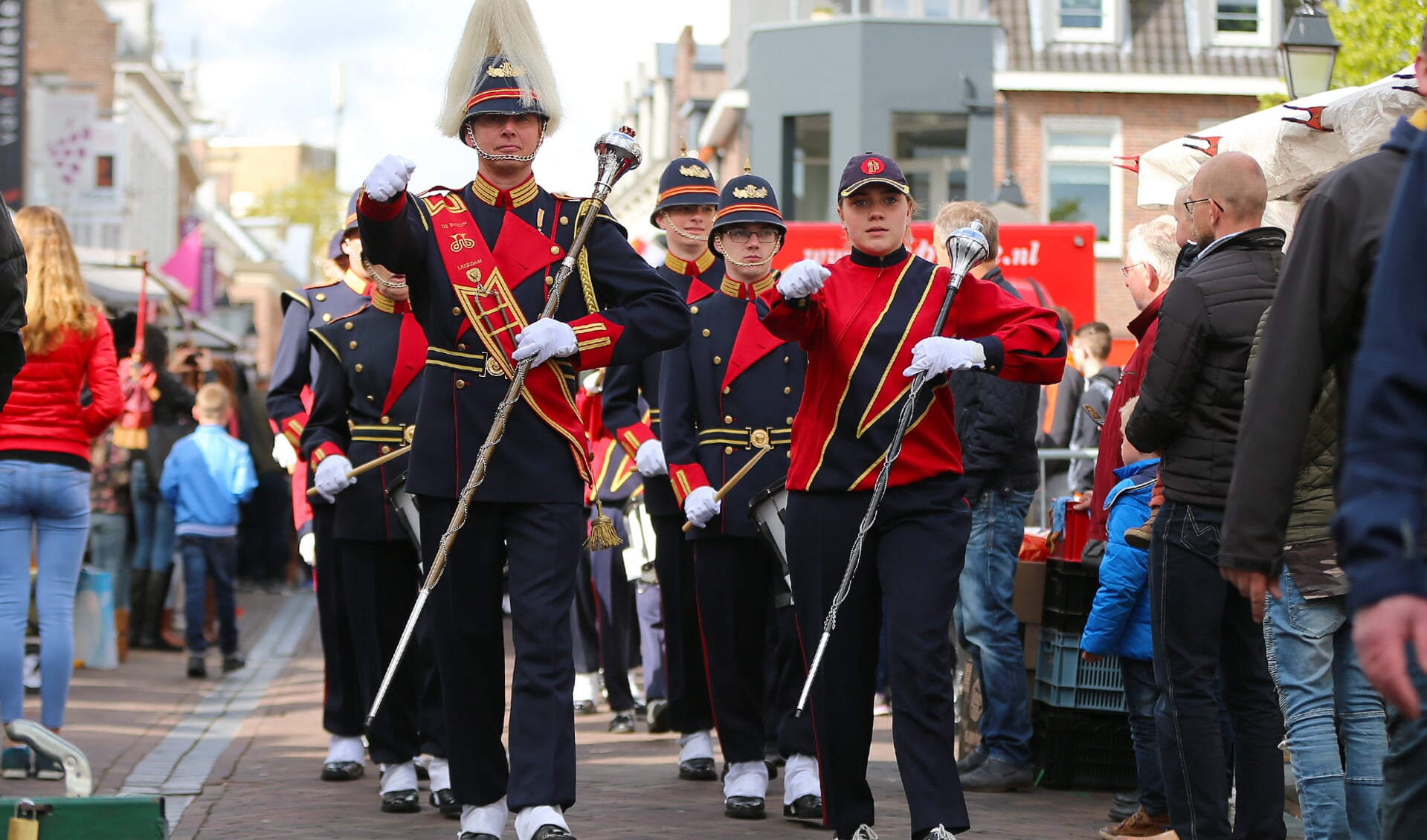 • Koningsdag in Leerdam in 2017. 