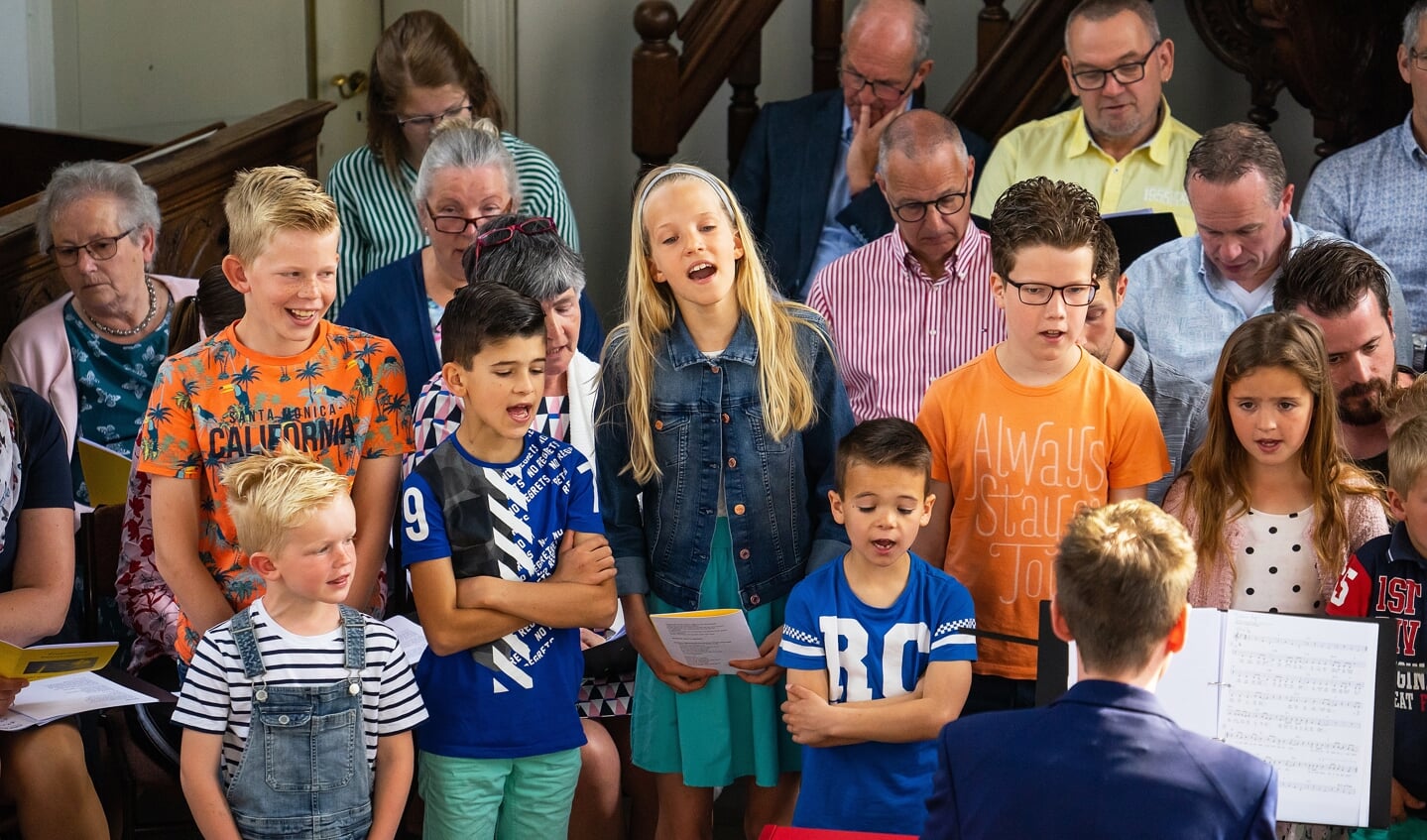 Paaszangdienst in de Hervormde Kerk in Everdingen