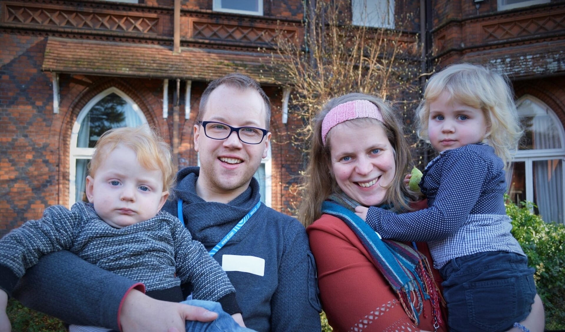 • Theo en Clazien van der Schelling en hun kinderen Judith en Kaleb.