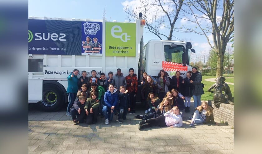 • De kinderen van de Leilinde tijdens de les.