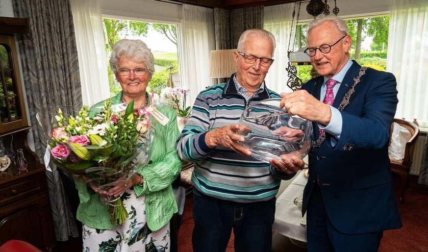 Echtpaar Van Meeteren-de Jong 60 jaar gehuwd