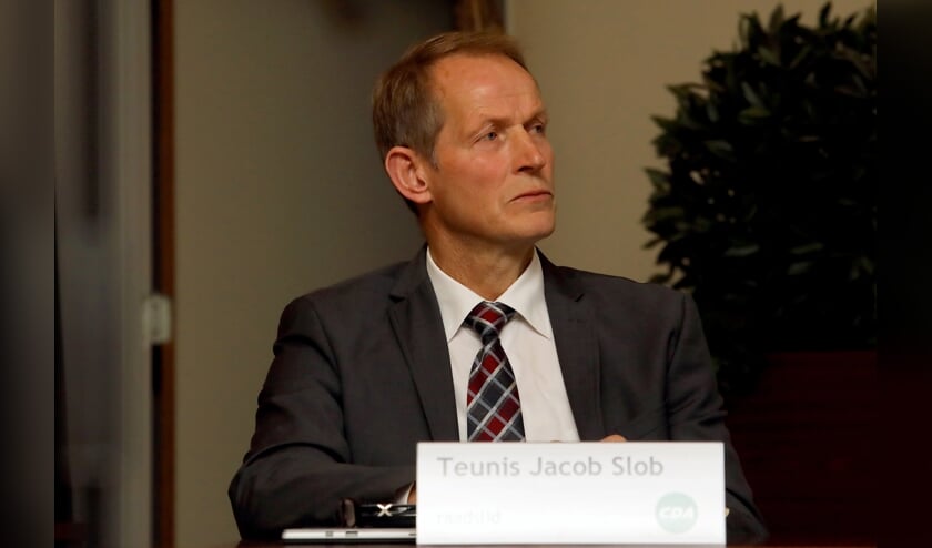 • Ondanks pittige kritiek bleef wethouder Slob het samenlevingsprogramma enthousiast verdedigen.