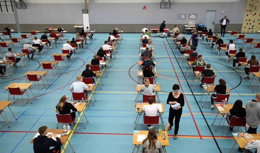 • De eindexamens vinden plaats in de sporthal van het Krimpenerwaard College.