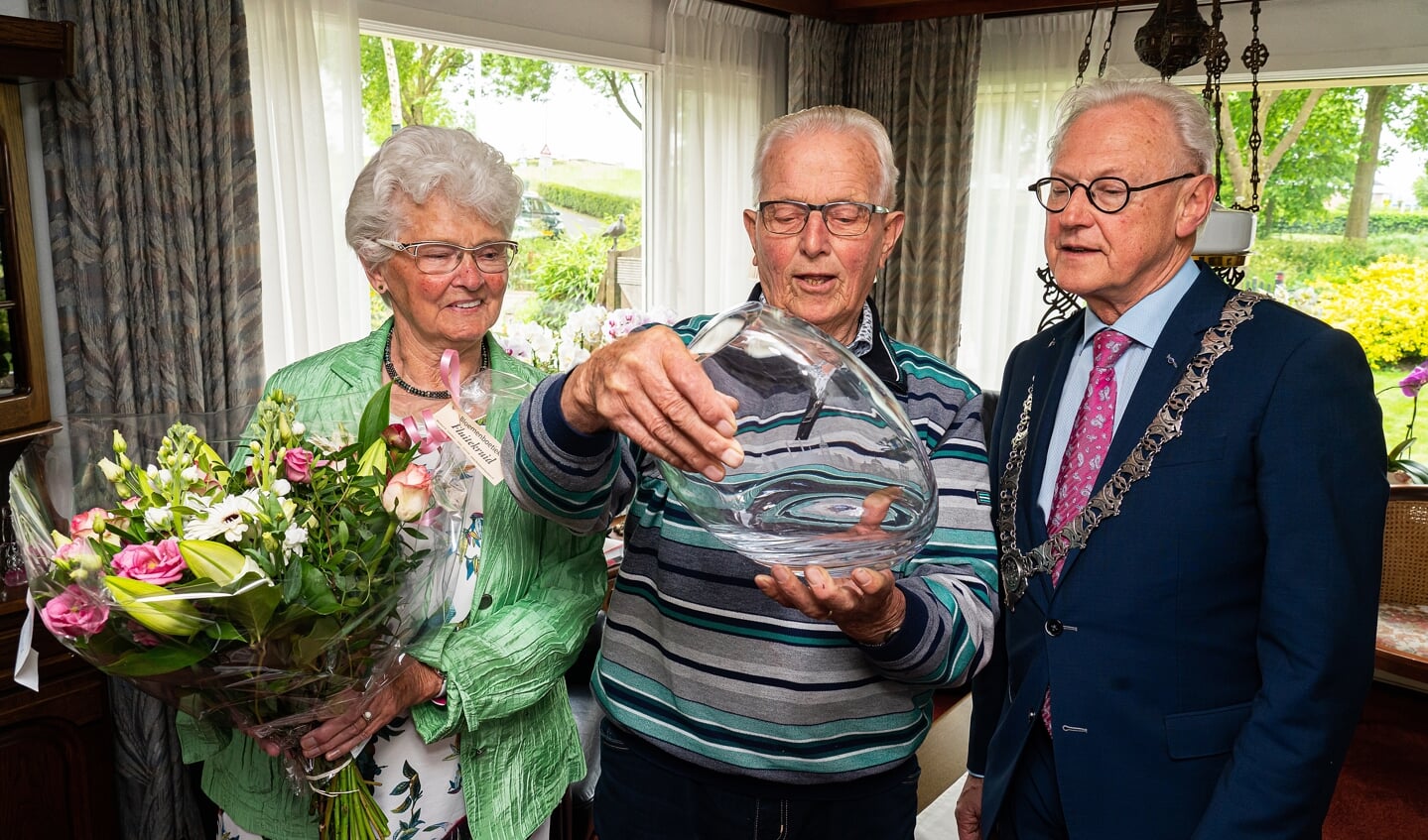 Echtpaar Van Meeteren-de Jong 60 jaar gehuwd