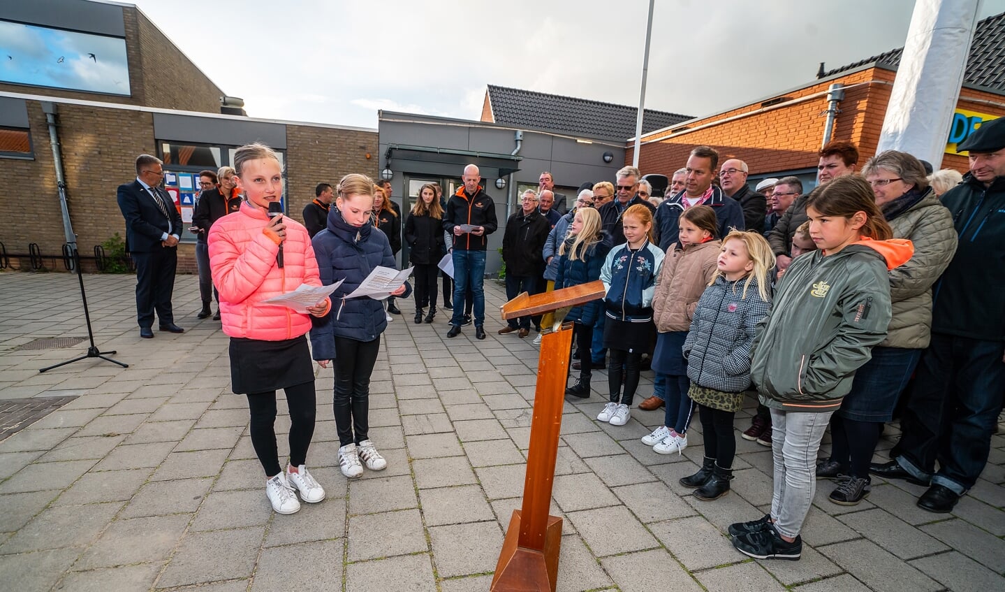 Dodenherdenking met onthulling herdenkingsmonument in Zijderveld