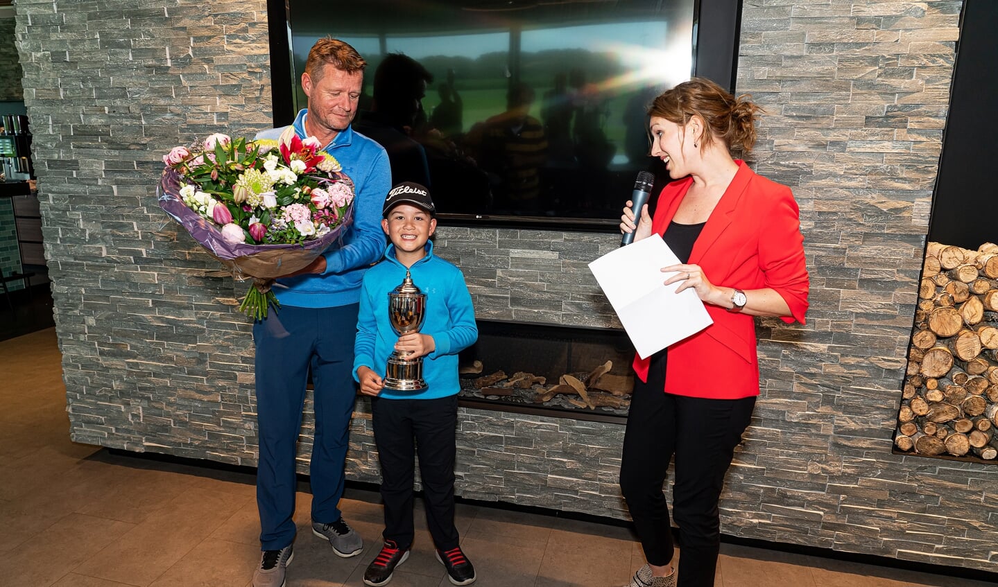 Huldiging Youp Orsel die Europees golfkampioen in de categorie jongens tot 8 jaar is geworden 