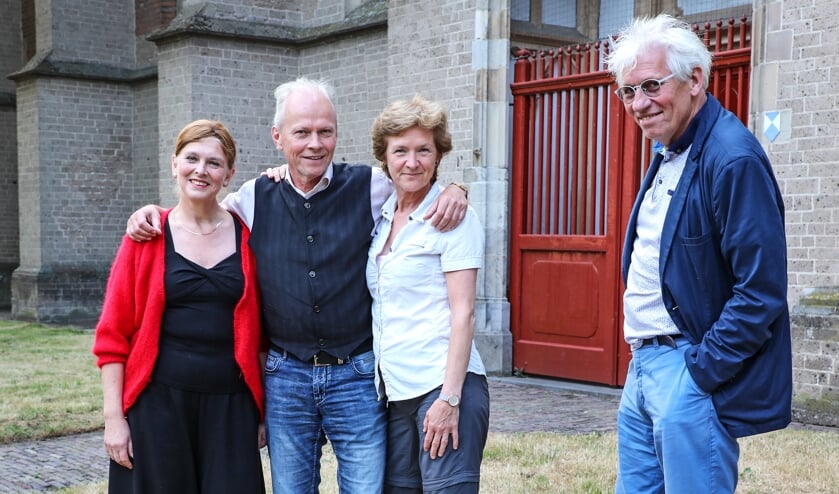 • Vlnr. Paulette Willemse, Thom Ummels, Irene Maessen en Hans de Wit.