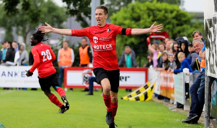 • Nacompetitiefinale De Zwerver-SV Meerkerk (2-2, DZ wint na strafschoppen)