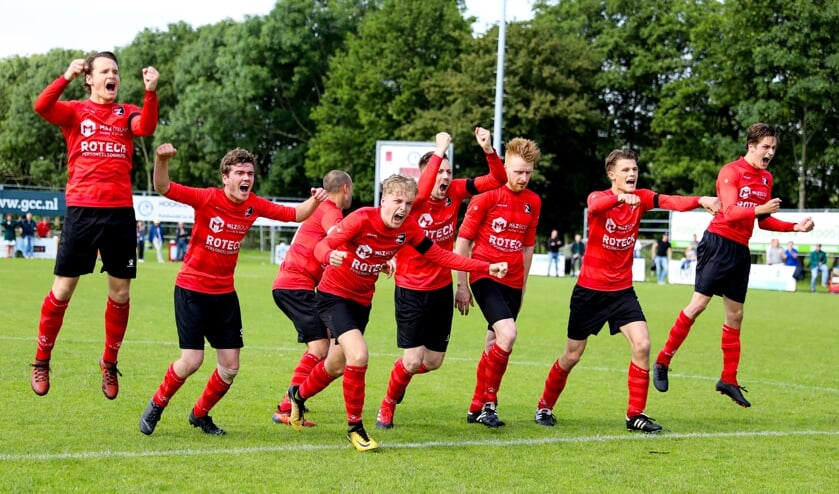 • Nacompetitiefinale De Zwerver-SV Meerkerk (2-2, DZ wint na strafschoppen)