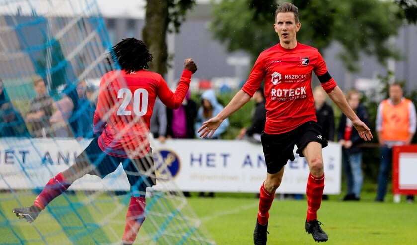• Nacompetitiefinale De Zwerver-SV Meerkerk (2-2, DZ wint na strafschoppen)