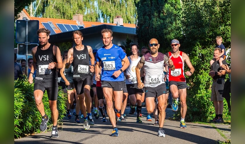 De start van de 10 kilometer van de Haastrechtloop 2019.