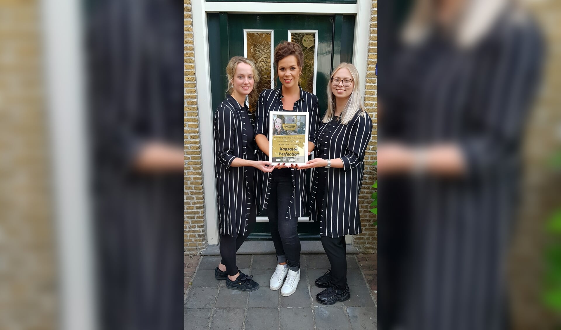 • Het team van Kapsalon Perfection, met v.l.n.r. Tessa Smit, Karina den Buitelaar en Sabine Molenaar.