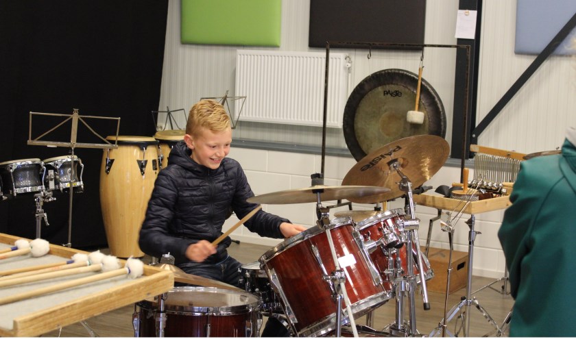 • Bezoekers konden instrumenten uitproberen.