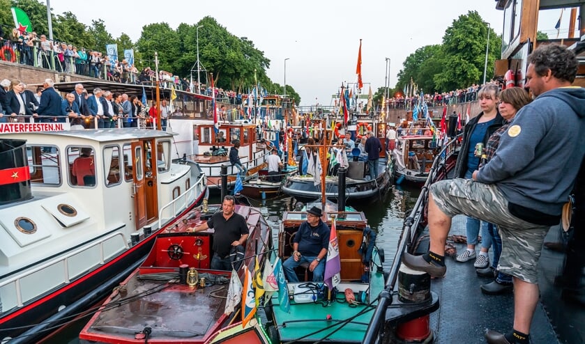 <p>• Vianen moet het in 2021 door Corona zonder de tweejaarlijkse Sleepbootdagen stellen.</p>