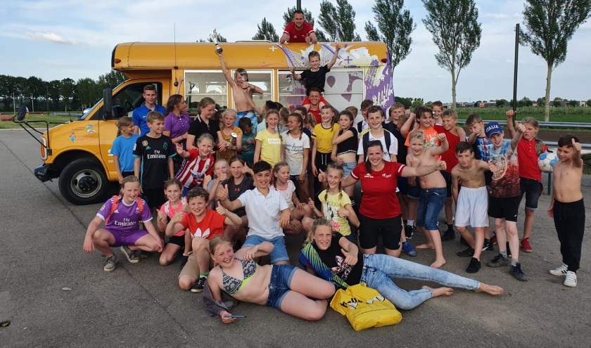 • Zeven teams bonden de sportieve strijd met elkaar aan.