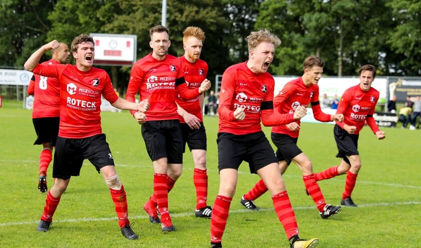 • Nacompetitiefinale De Zwerver-SV Meerkerk (2-2, DZ wint na strafschoppen)