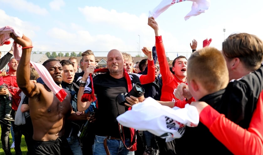 • Nacompetitiefinale De Zwerver-SV Meerkerk (2-2, DZ wint na strafschoppen)