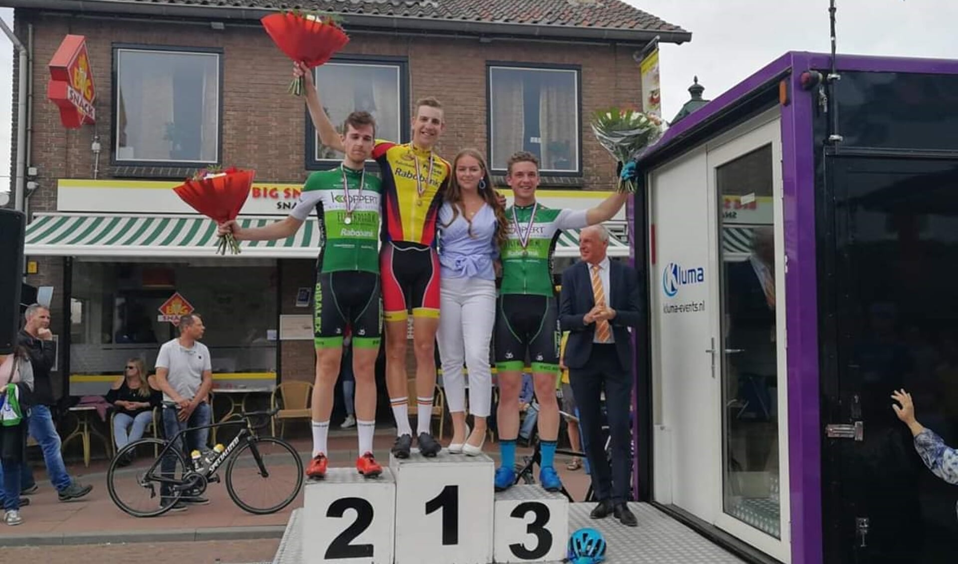• Gert van der Grijn werd districtskampioen in de categorie amateurs.