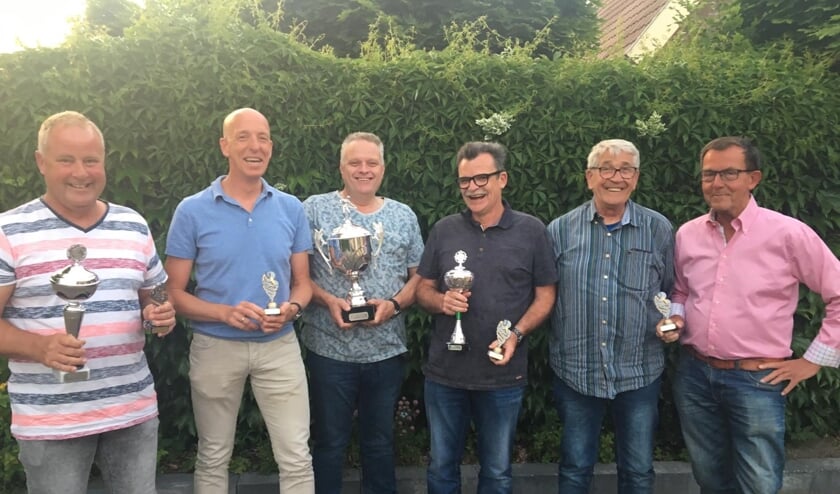 Bert Vink, Dik Kant, Thijs Hartman, leider Piet van den Bosch, Geert Timmerman en Kees Braat.