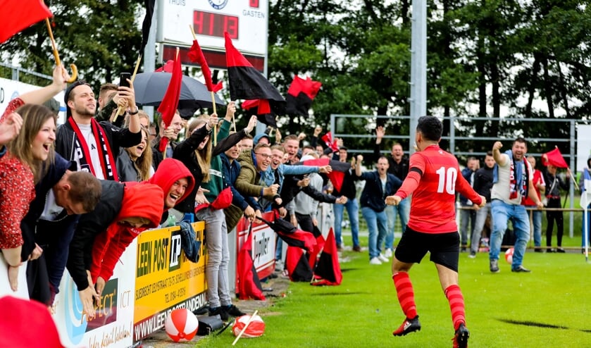 • Nacompetitiefinale De Zwerver-SV Meerkerk (2-2, DZ wint na strafschoppen)