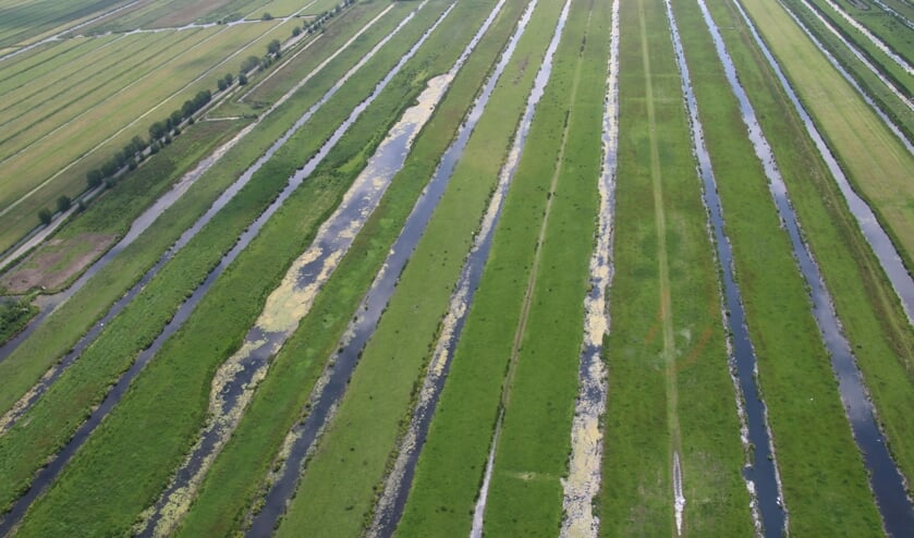• Luchtfoto's van sloten Krimpenerwaard.