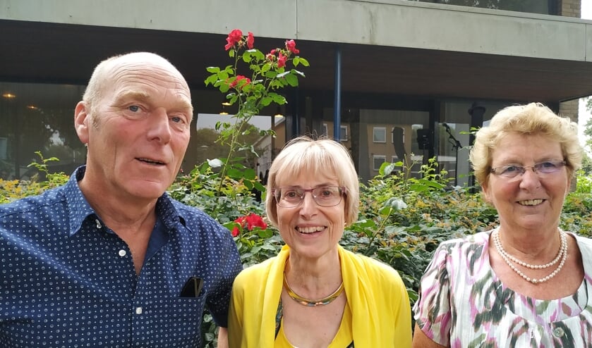 • Vlnr: Ronald, Yvonne en Ada.
