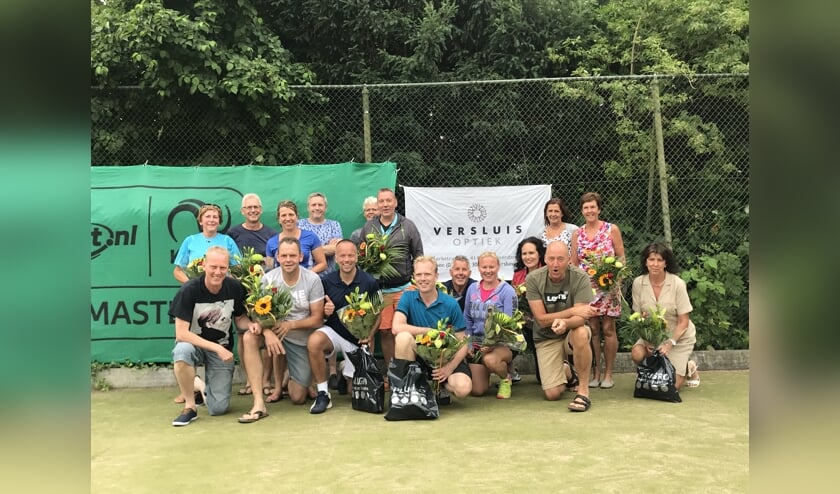 • De trotse winnaars van het toernooi.
