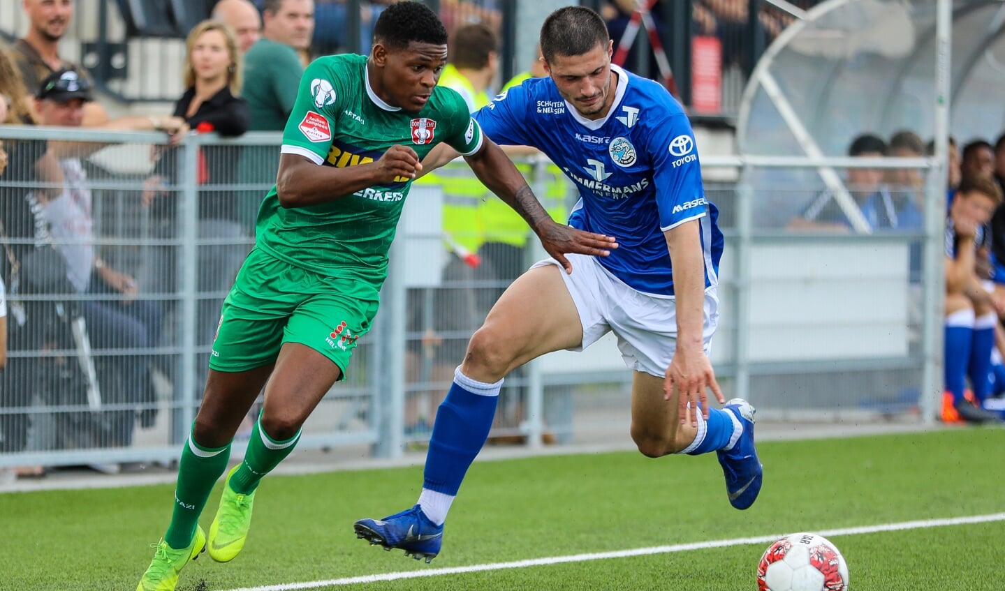• FC Den Bosch-FC Dordrecht eindigde in Zaltbommel in 0-1.