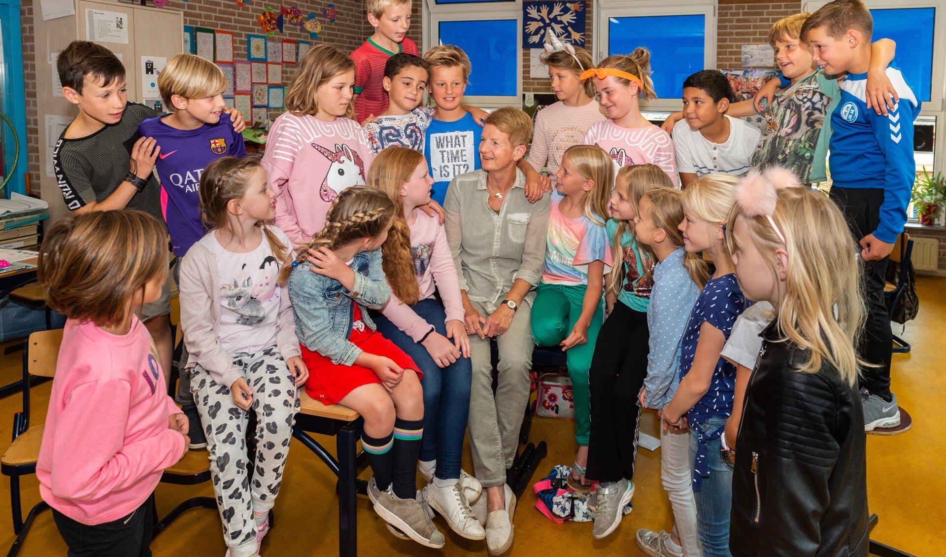 • Na 43 jaar te hebben gewerkt in het basisonderwijs als leerkracht en adjunct-directeur neemt juf Ineke Kooiman-van Homoet deze maand afscheid van haar Emmaschool en de leerlingen van groep 5 op de locatie Schoonhoven-centrum.