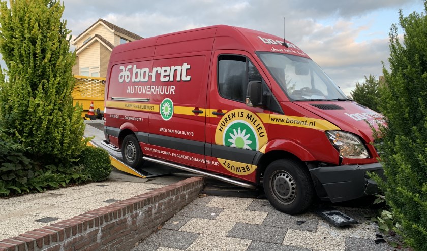 • De bestelbus kwam tot stilstand in een voortuin in de Bongerd