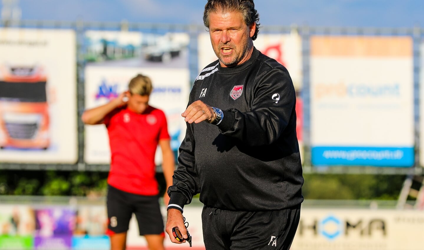 • SteDoCo-trainer Frans Adelaar.