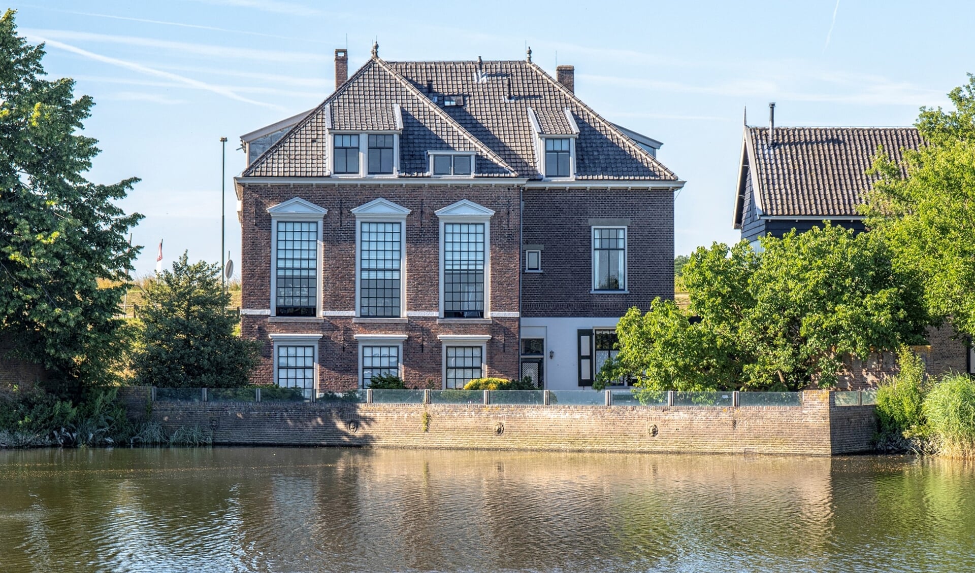 • Het Waardhuis in Kinderdijk.