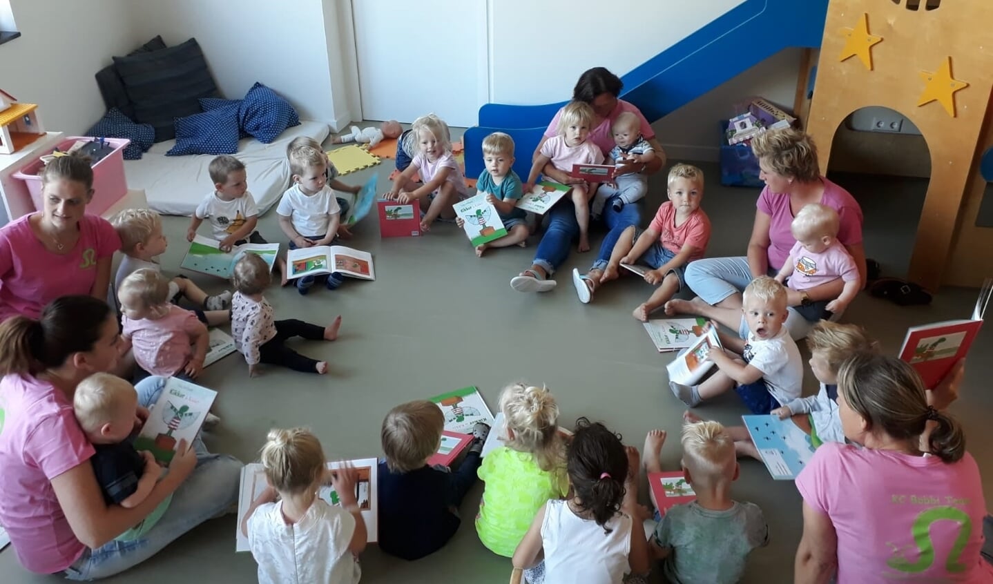 Nieske leest het boek voor