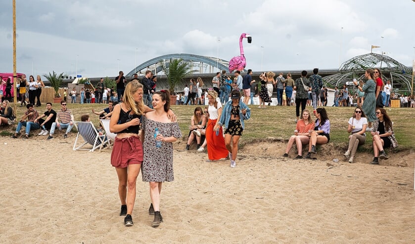 <p>By The Creek 2019 Vol2</p>