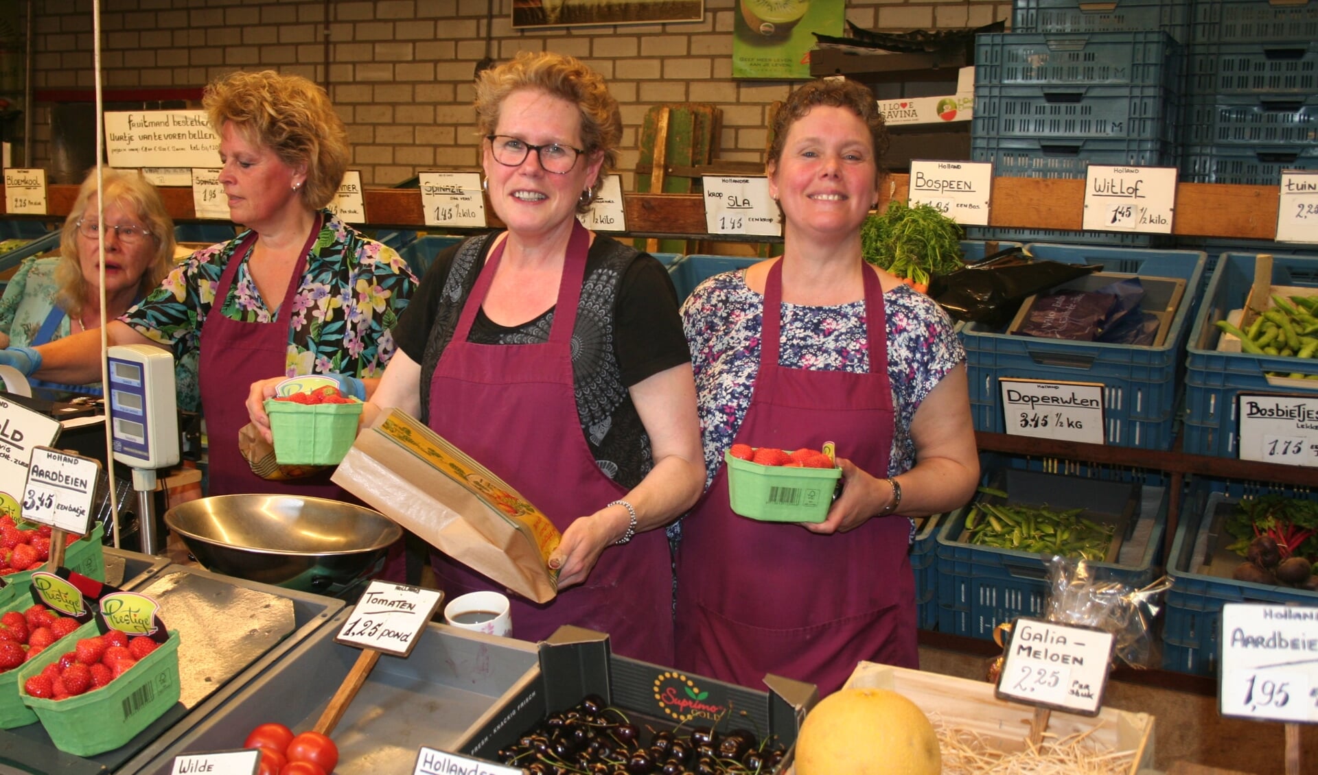 • Margriet en Tina stoppen met pijn in het hart met De Fruitschuur.  