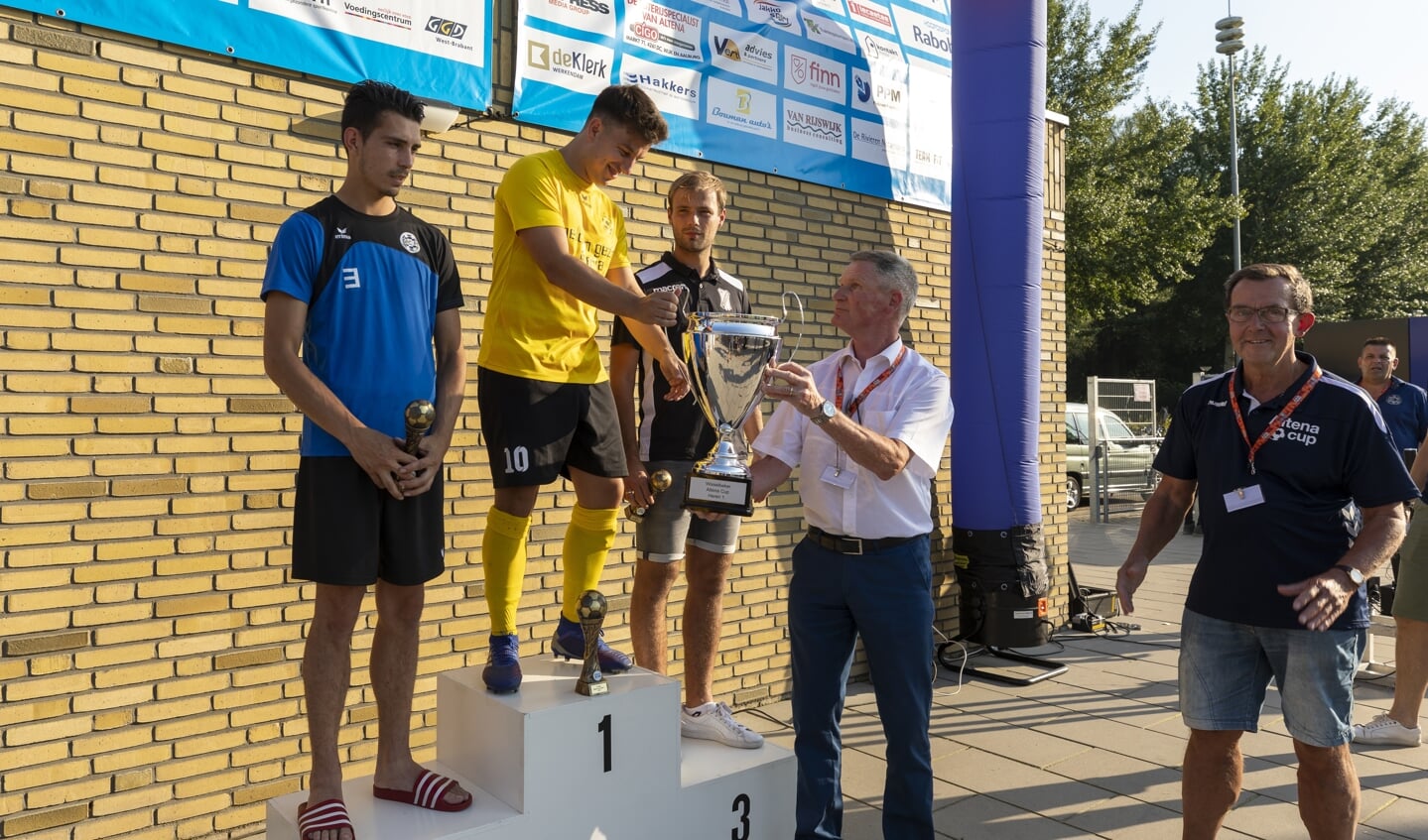 • Wilhelmina'26 winnaar van de eerste Altena Cup.