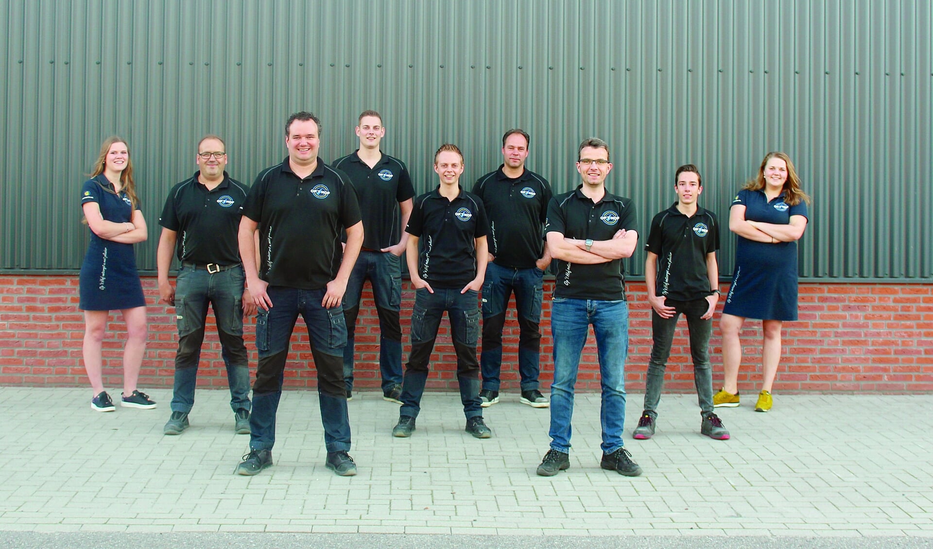 Het verkoopteam van technische groothandel Op 't Hof in Nederhemert.