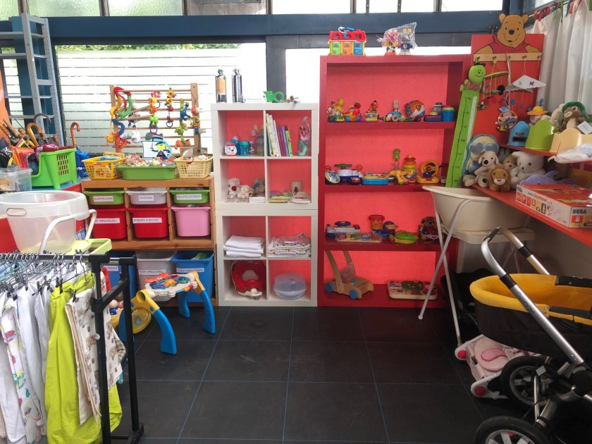 • De winkel is de afgelopen weken weer helemaal schoongemaakt en opnieuw ingericht.