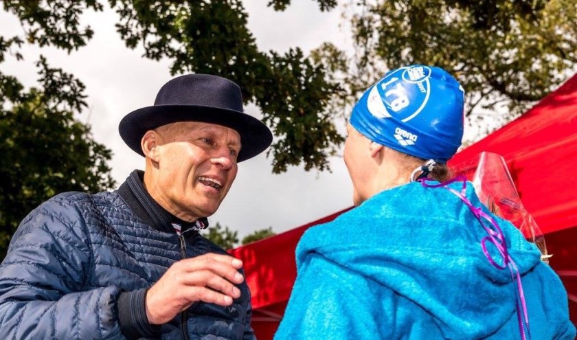 • Johan en Marlou twee jaar geleden bij de finish. Dankzij recente medische ontwikkelingen leeft Johan nog.