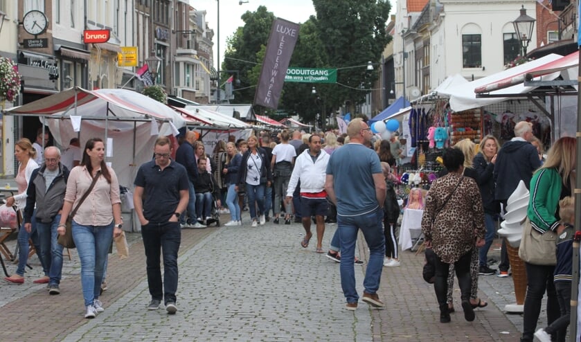 • Braderie in Zaltbommel.