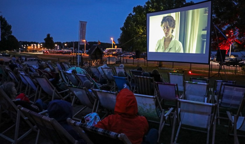 Open lucht filmvoorstelling