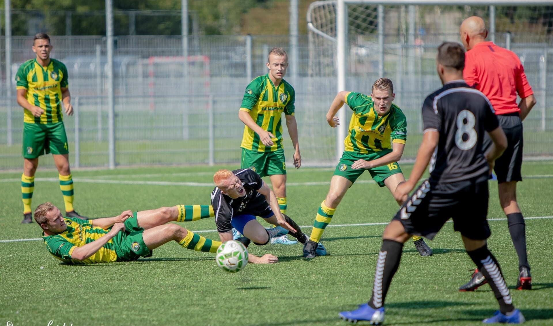 • Brederodes - SV Lopik (1-1).