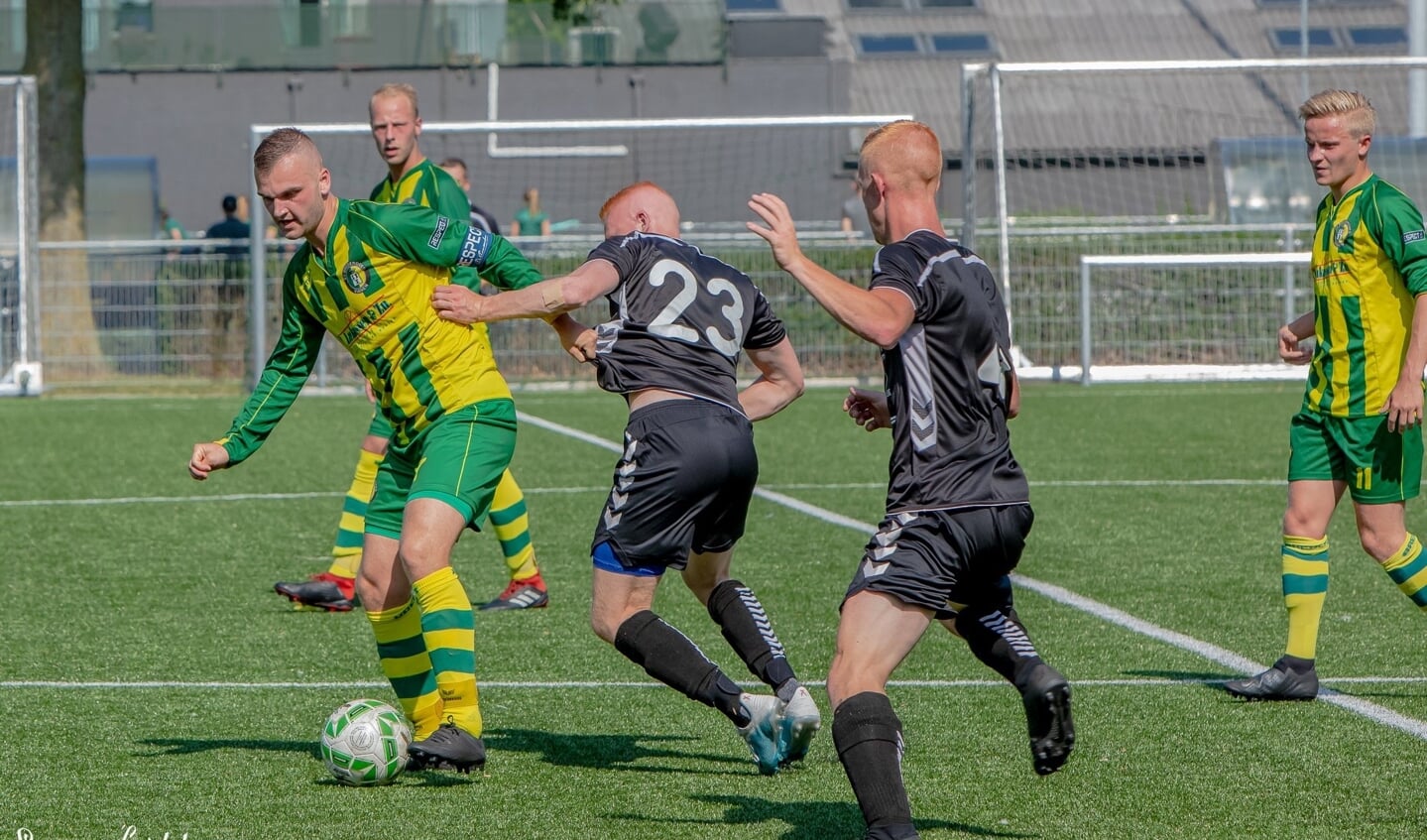 • Brederodes - SV Lopik (1-1).