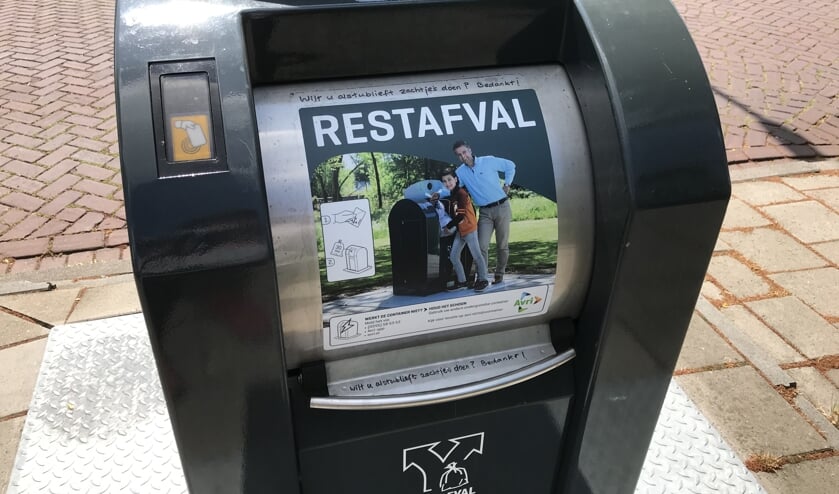 • Incontinentiemateriaal en luiers gaan in elk geval dit jaar nog gewoon bij het restafval.