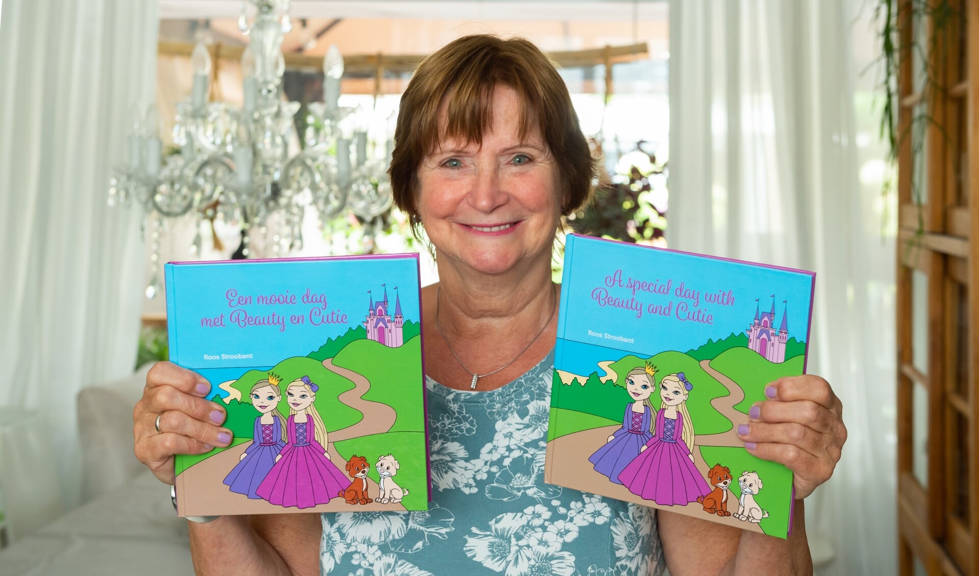 • Roos Stroobant toont het kinderboek dat zij heeft geschreven in een Engels- en Nederlandstalige versie.