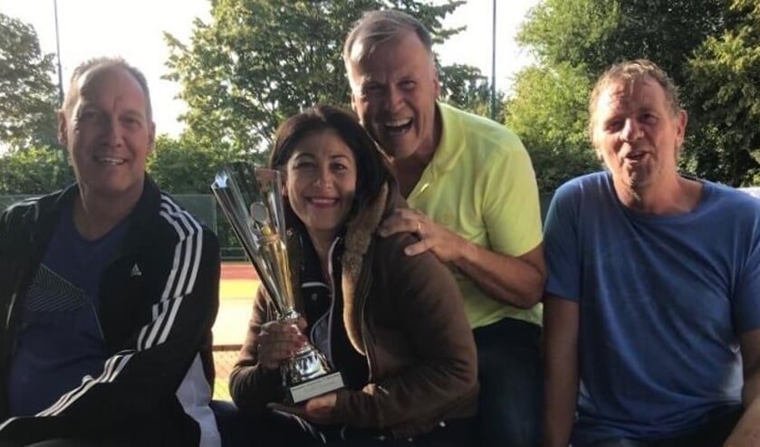 • Het winnende team van Eltraco.